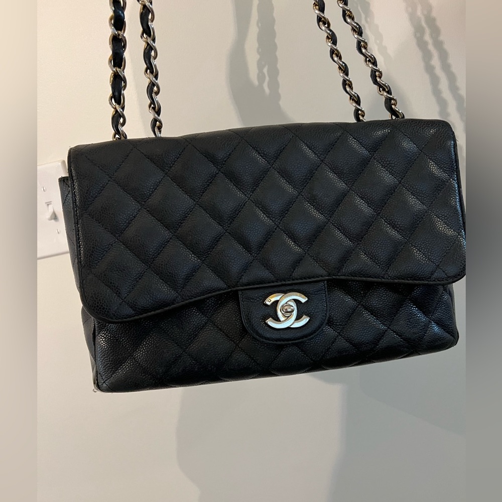 Chanel Classic Flap Jumbo, caviar leather